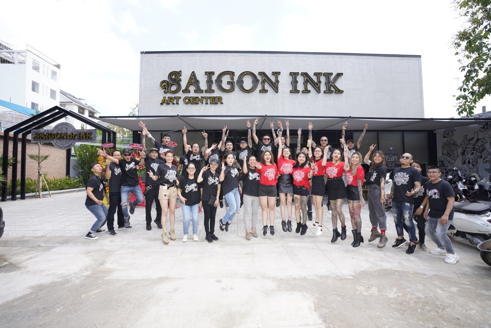 Nghệ nhân Tattoo Danis Nguyễn khai trương Saigon Ink Art Center SaiGon DrInk Bistro - 1 Nghệ nhân Tattoo Danis Nguyễn khai trương Saigon Ink Art Center SaiGon DrInk Bistro - 1
