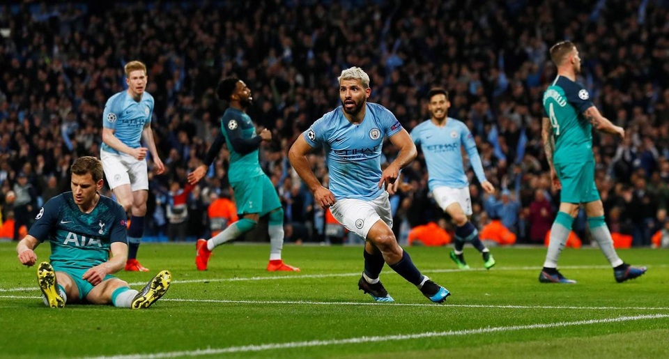 Nhìn lại cơn mưa bàn thắng ở trận đấu giữa Man City và Tottenham - 15 Nhìn lại cơn mưa bàn thắng ở trận đấu giữa Man City và Tottenham - 15