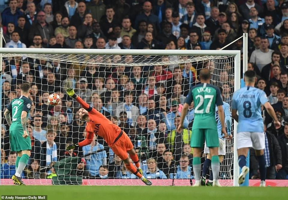 Nhìn lại cơn mưa bàn thắng ở trận đấu giữa Man City và Tottenham - 19 Nhìn lại cơn mưa bàn thắng ở trận đấu giữa Man City và Tottenham - 19
