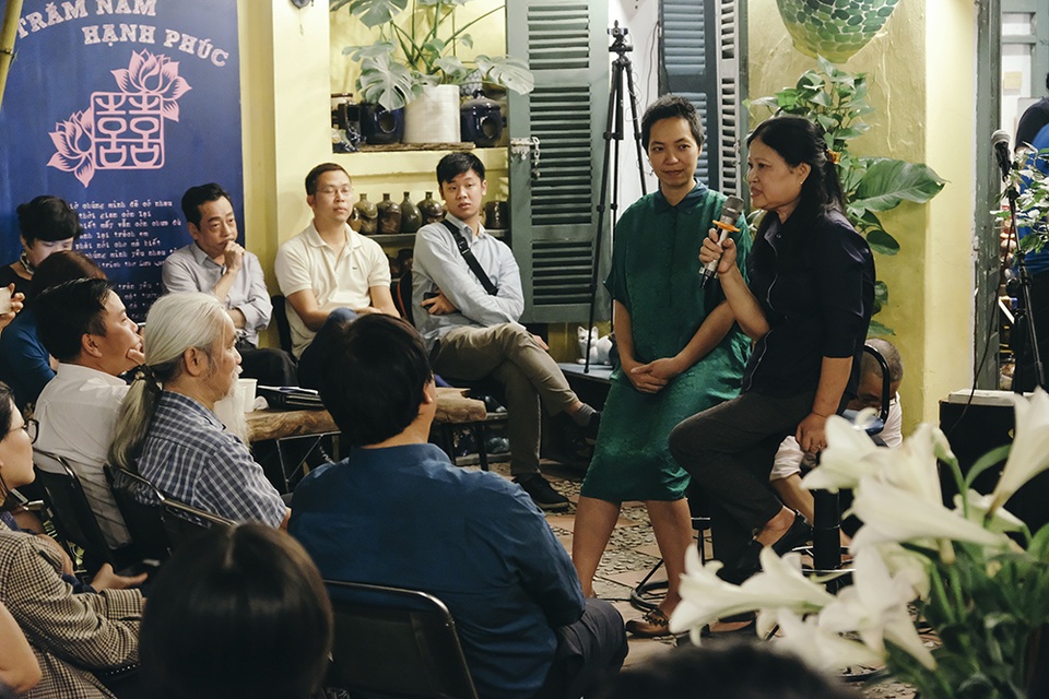 NSND Hoàng Dũng nghẹn ngào khi đọc thơ Lưu Quang Vũ viết cho Xuân Quỳnh - 2 NSND Hoàng Dũng nghẹn ngào khi đọc thơ Lưu Quang Vũ viết cho Xuân Quỳnh - 2