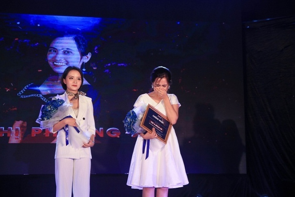 Nữ sinh trường Báo khéo ứng biến giành Quán quân cuộc thi dẫn chương trình - 3