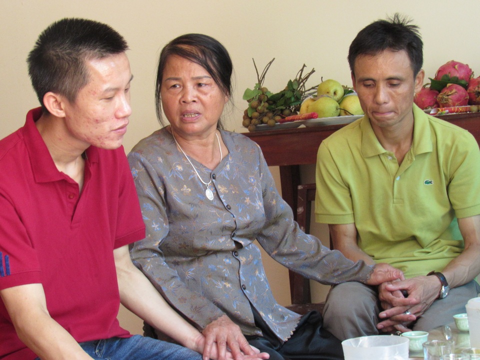 Nghẹn ngào cuộc gặp gỡ của người mẹ có con hiến giác mạc và người đàn ông được nhận - 1 Nghẹn ngào cuộc gặp gỡ của người mẹ có con hiến giác mạc và người đàn ông được nhận - 1