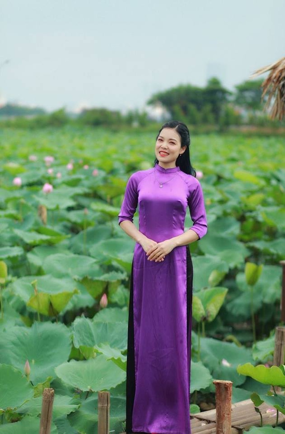 Cô gái không may mất một chân đăng quang Hoa khôi Vầng trăng khuyết - 6