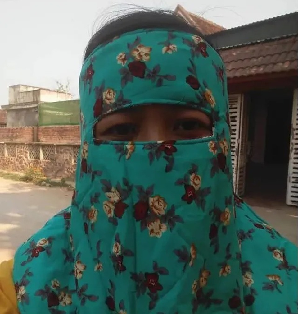 Hà Nội chưa nóng, khẩu trang kín mít như “ninja” đã đắt hàng - 2 Hà Nội chưa nóng, khẩu trang kín mít như “ninja” đã đắt hàng - 2