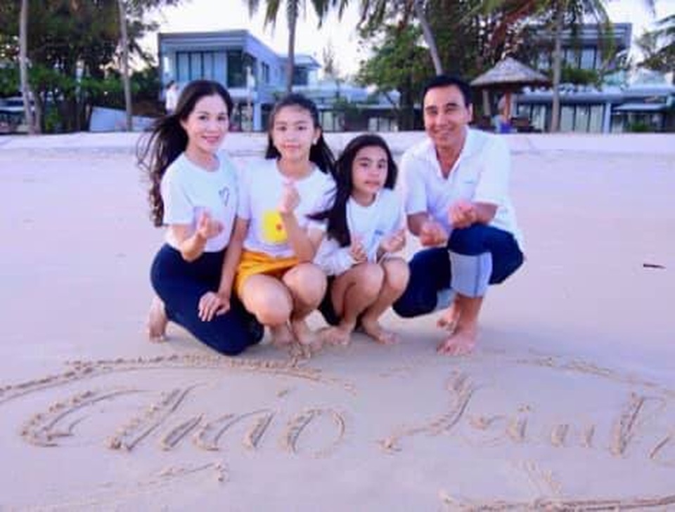Con gái Quyền Linh ra dáng thiếu nữ xinh đẹp dịu dàng như Hoa hậu tương lai - 3 Con gái Quyền Linh ra dáng thiếu nữ xinh đẹp dịu dàng như Hoa hậu tương lai - 3