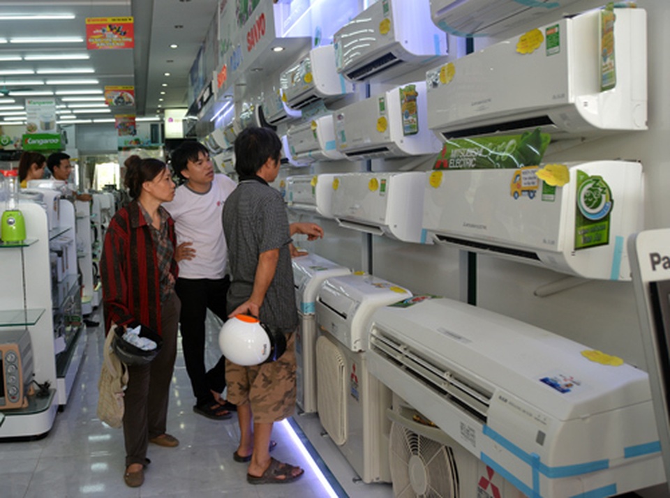 Nắng nóng khắp 3 miền, giá bán điều hòa rục rịch tăng - 2 Nắng nóng khắp 3 miền, giá bán điều hòa rục rịch tăng - 2