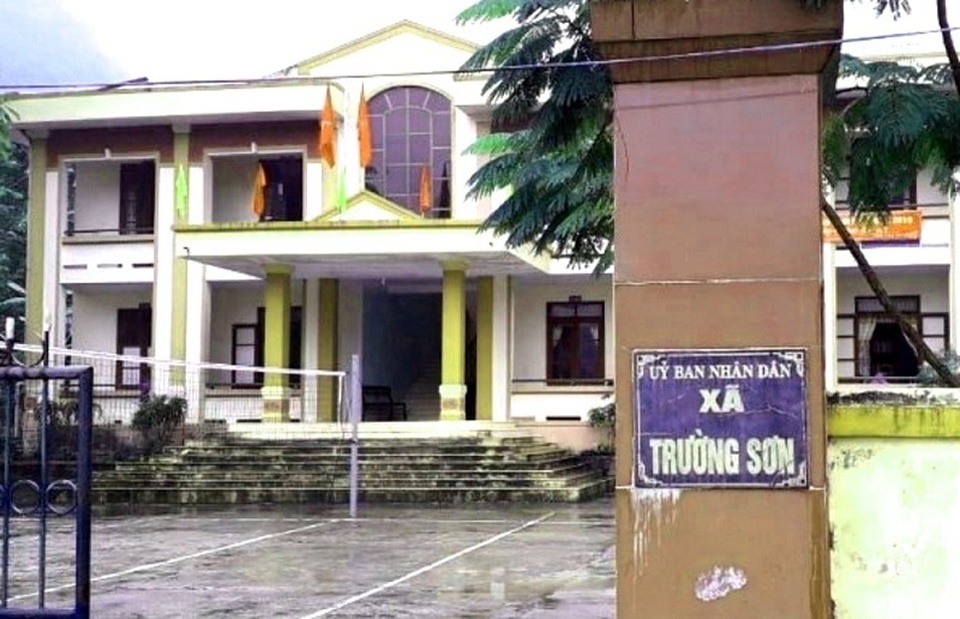 Chủ tịch xã dính nhiều sai phạm, Phó Chủ tịch và Chủ tịch Mặt trận dùng bằng giả - 1