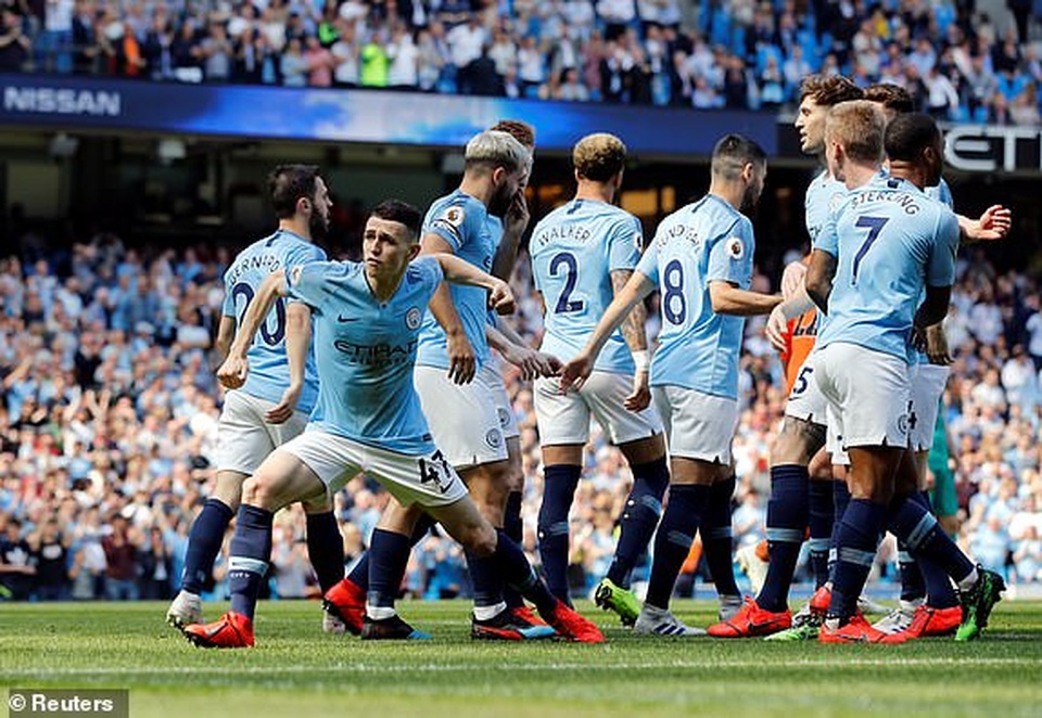 Man City 1-0 Tottenham: Bàn thắng ra mắt của tài năng trẻ Foden - 6 Man City 1-0 Tottenham: Bàn thắng ra mắt của tài năng trẻ Foden - 6