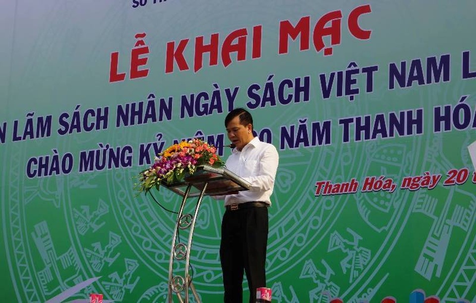 Sôi nổi triển lãm nhân ngày sách Việt Nam - 1 Sôi nổi triển lãm nhân ngày sách Việt Nam - 1