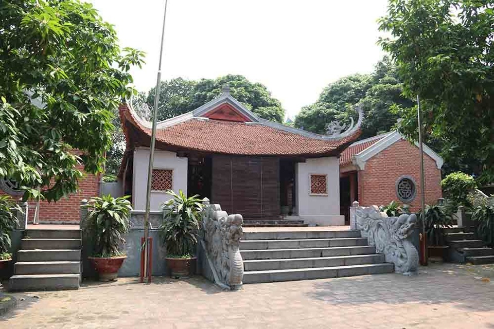 Hà Nội: Bí ẩn hang ngầm dưới đình cổ giáp hồ Tây - 7 Hà Nội: Bí ẩn hang ngầm dưới đình cổ giáp hồ Tây - 7