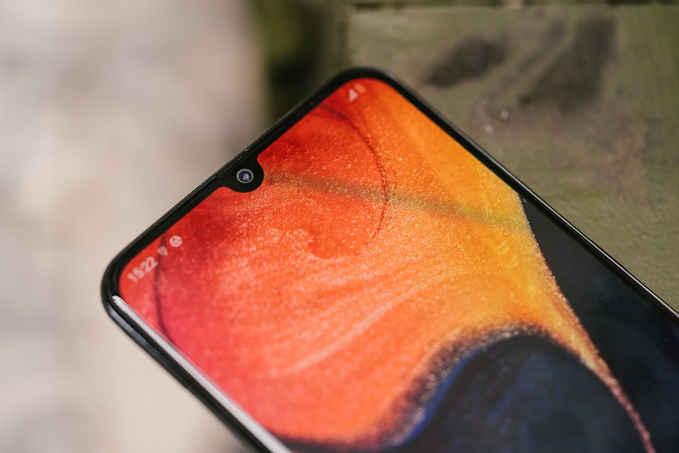 Đánh giá Galaxy A50: Cú hích của Samsung cho dòng smartphone trung cấp - 1 Đánh giá Galaxy A50: Cú hích của Samsung cho dòng smartphone trung cấp - 1