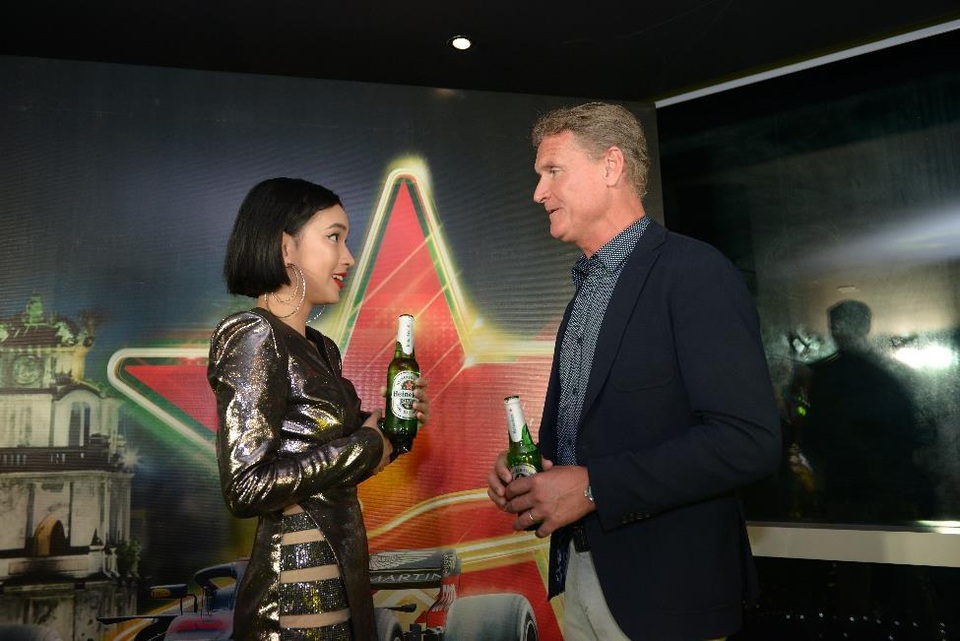 Huyền thoại F1 David Coulthard gửi lời chào fan Việt, sẵn sàng cho màn trình diễn F1 tại SVĐ Mỹ Đình - 7 Huyền thoại F1 David Coulthard gửi lời chào fan Việt, sẵn sàng cho màn trình diễn F1 tại SVĐ Mỹ Đình - 7