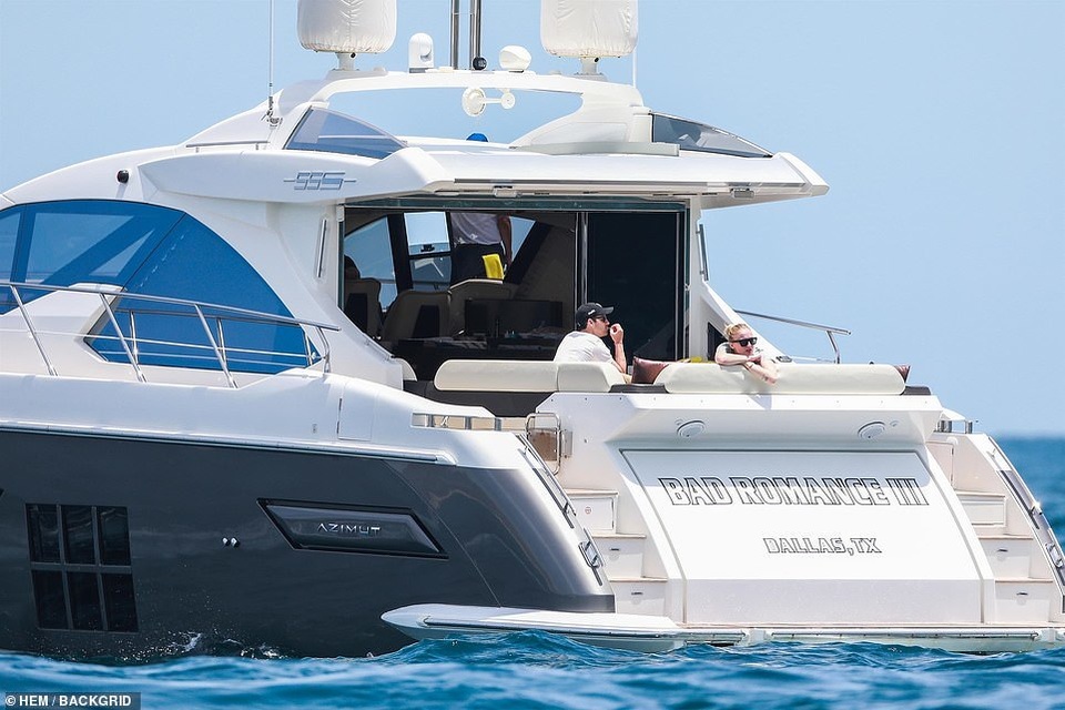 Sao phim Game of Thrones khoe dáng thon, da mịn - 4 Sao phim Game of Thrones khoe dáng thon, da mịn - 4