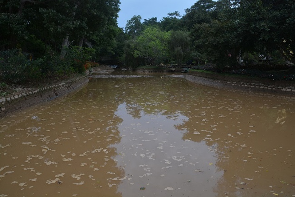 Nước đổ về thác Prenn Đà Lạt chuyển màu, đặc quánh bùn thải - 3