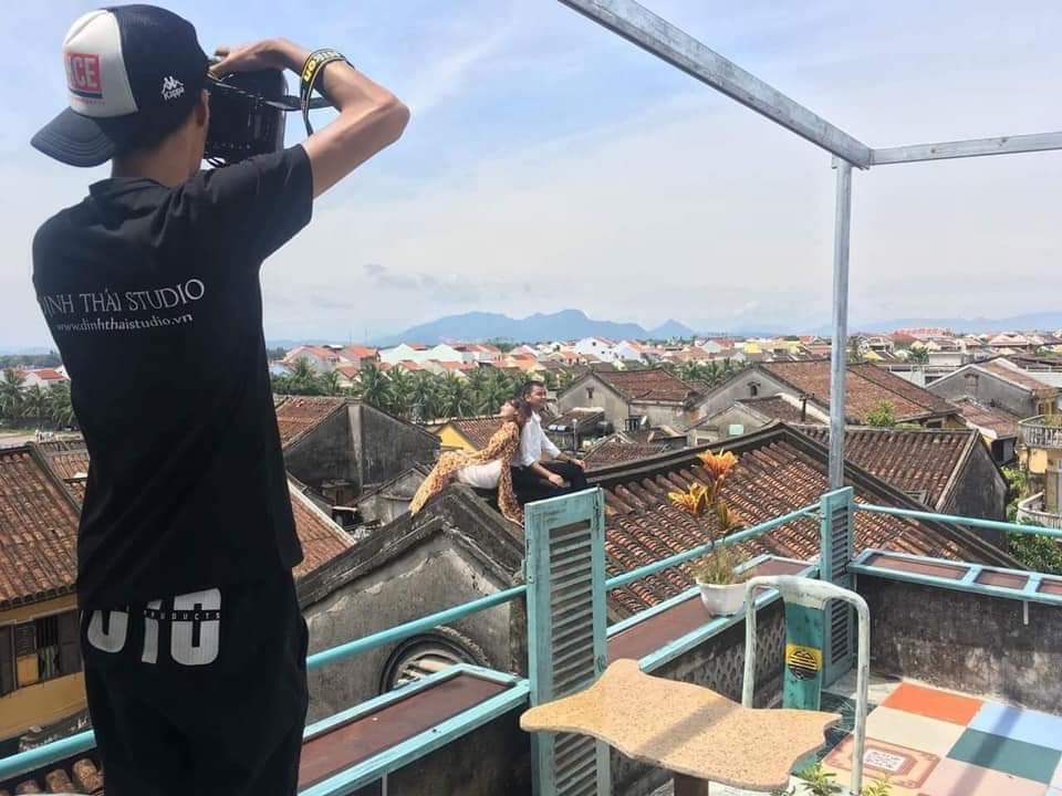 Chup ảnh cưới trên mái nhà cổ ở Hội An Chup ảnh cưới trên mái nhà cổ ở Hội An