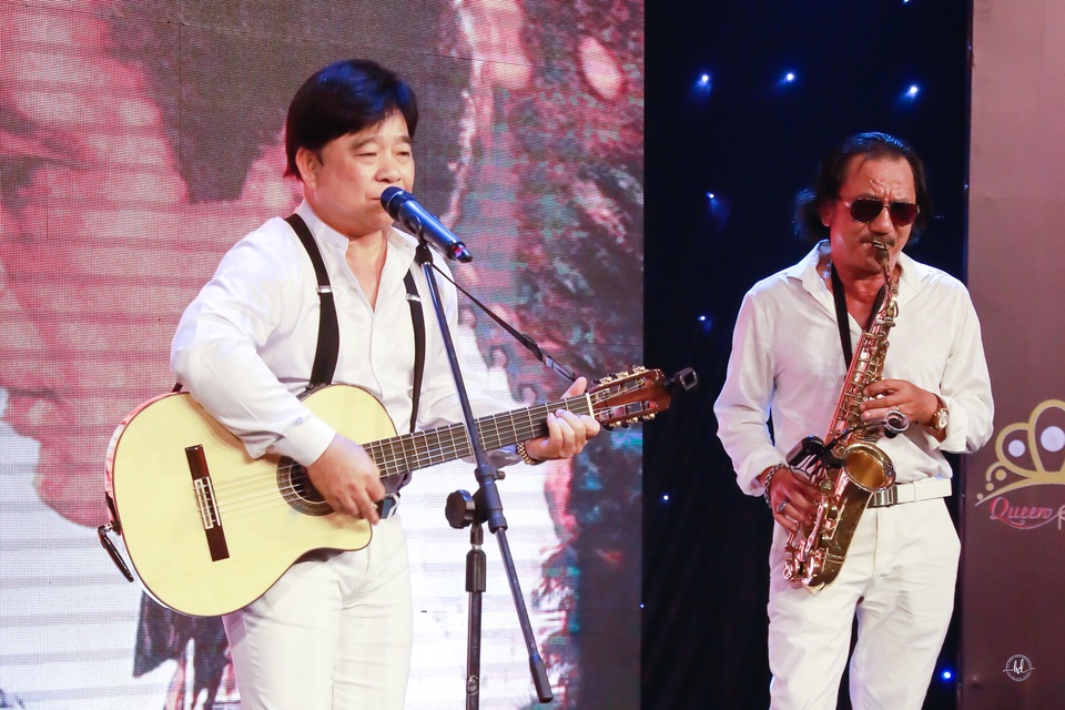 Mai Phương bật khóc trong đêm nhạc tiếp sức cho bố con đạo diễn Đỗ Đức Thành - 10