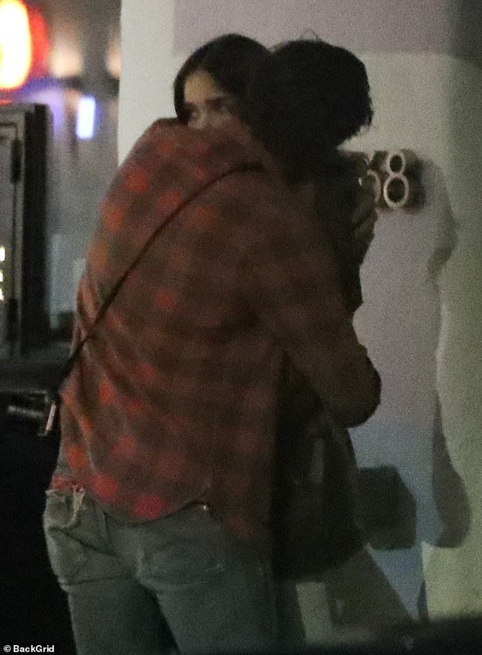 Brooklyn Beckham bật khóc bên bạn gái - 7 Brooklyn Beckham bật khóc bên bạn gái - 7