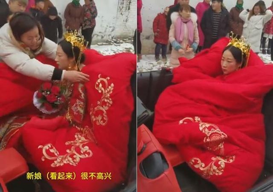 Đi xe mui trần và che ô: Phiền toái, kỳ cục - 6 Đi xe mui trần và che ô: Phiền toái, kỳ cục - 6