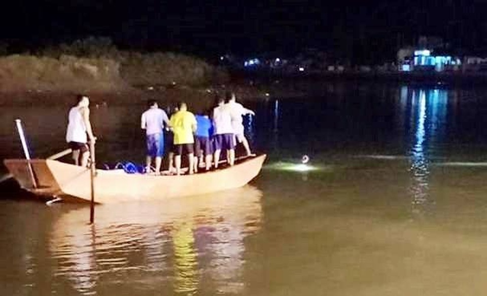 Rủ nhau tắm sông, hai học sinh cấp 3 đuối nước tử vong - 1