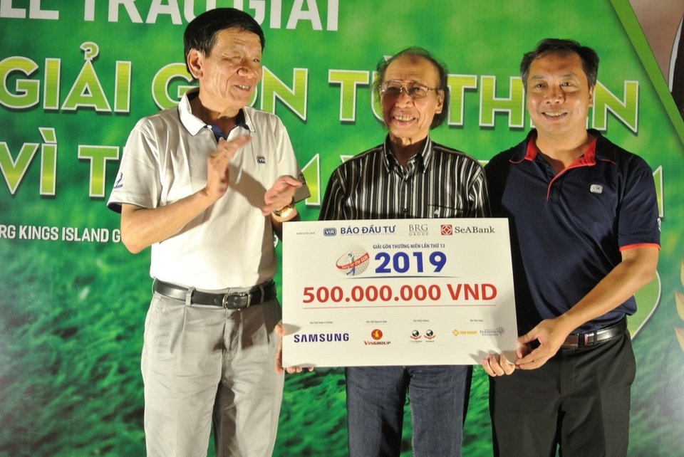 Giải golf từ thiện vì trẻ em trao tặng 500 triệu đồng cho Quỹ Khuyến học Việt Nam - 4 Giải golf từ thiện vì trẻ em trao tặng 500 triệu đồng cho Quỹ Khuyến học Việt Nam - 4