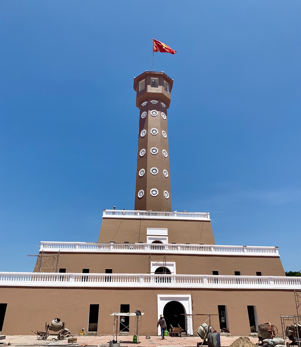 Cột cờ Hà Nội ở Mũi Cà Mau đang dần hoàn thiện - 2 Cột cờ Hà Nội ở Mũi Cà Mau đang dần hoàn thiện - 2