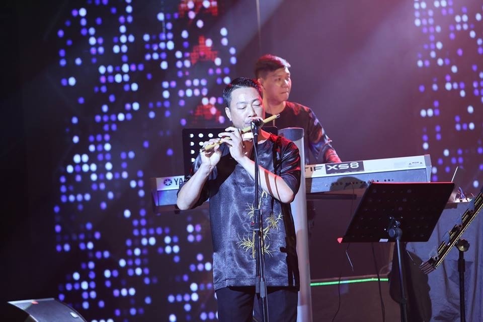 Mai Diệu Ly xúc động khi nhận “mưa” giải thưởng... - 6 Mai Diệu Ly xúc động khi nhận “mưa” giải thưởng... - 6