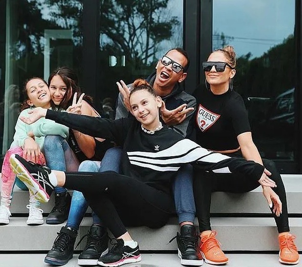 Jennifer Lopez và Alex Rodriguez hạnh phúc bên nhau ngày cuối tuần  - 4