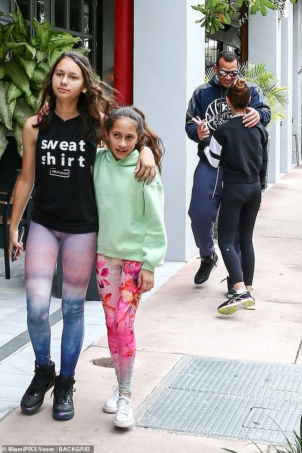 Jennifer Lopez và Alex Rodriguez hạnh phúc bên nhau ngày cuối tuần  - 5