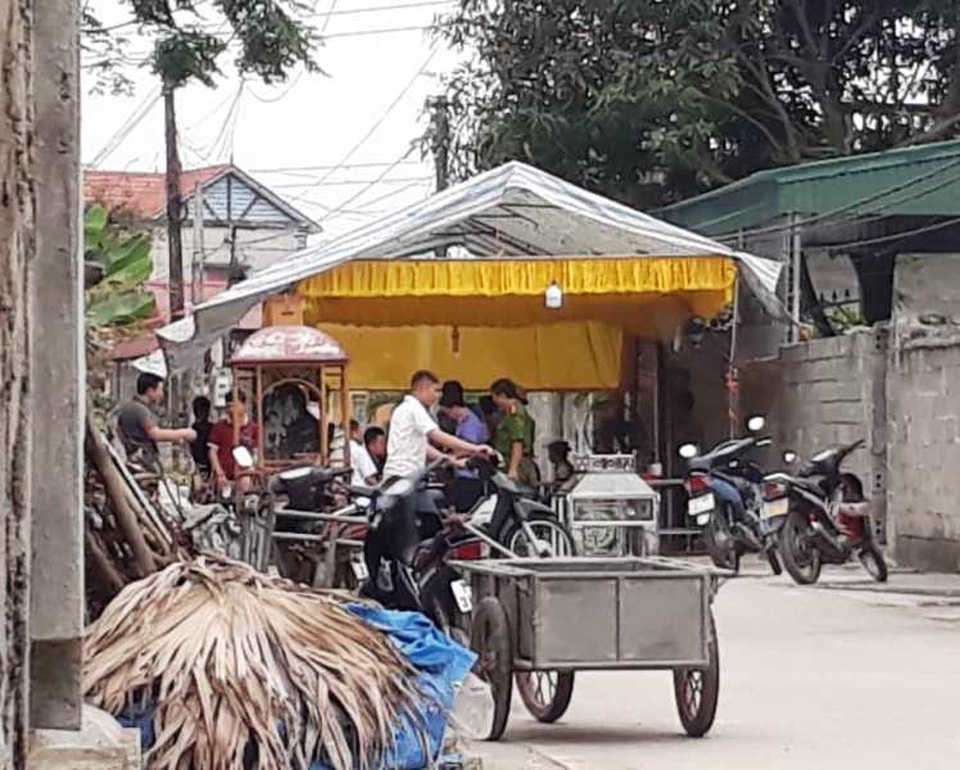 Điều tra việc người đàn ông tử vong bất thường tại một ki ốt - 2 Điều tra việc người đàn ông tử vong bất thường tại một ki ốt - 2