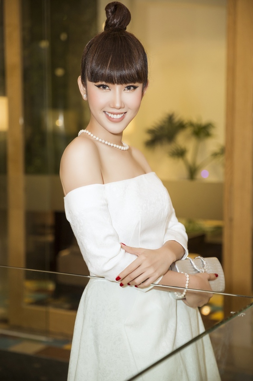 Tường Linh sexy bên Chí Tài, Trung Dũng ôm chặt “Hân Hoa hậu” - 10 Tường Linh sexy bên Chí Tài, Trung Dũng ôm chặt “Hân Hoa hậu” - 10