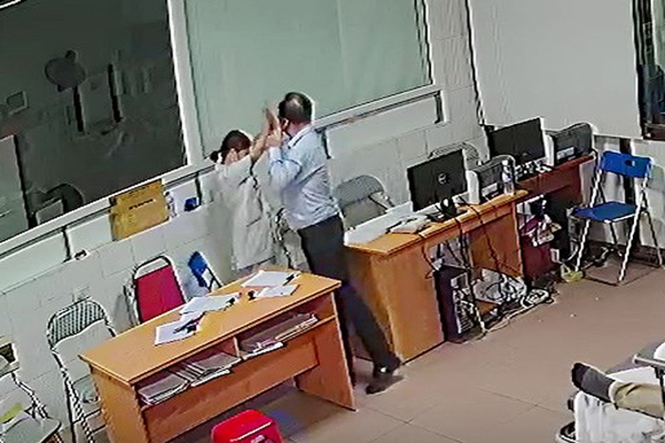 Bác sĩ bị doạ: ‘Tôi sẽ cho chị sáng nhất mạng xã hội’ - 1
