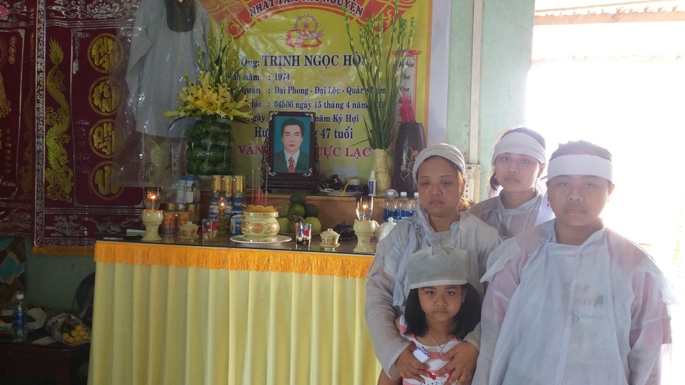 Thắt lòng gia cảnh bé gái 6 tuổi mắc bệnh ung thư máu, bố đột ngột qua đời! - 1 Thắt lòng gia cảnh bé gái 6 tuổi mắc bệnh ung thư máu, bố đột ngột qua đời! - 1