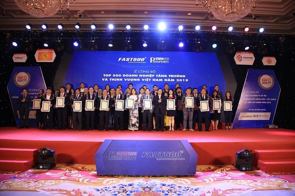 Malloca vinh dự nhận giải thưởng Top 500 doanh nghiệp tăng trưởng nhanh nhất 2019 – FAST 500 - 2 Malloca vinh dự nhận giải thưởng Top 500 doanh nghiệp tăng trưởng nhanh nhất 2019 – FAST 500 - 2