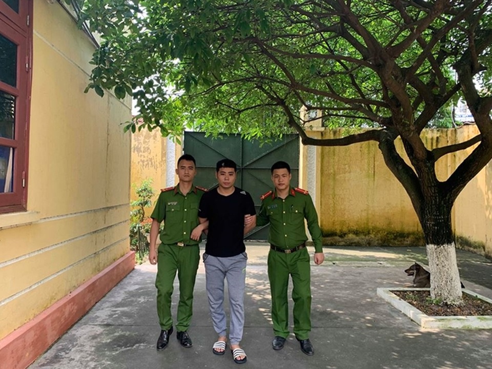 Gần 70 thanh niên hỗn chiến tranh giành nhân viên phục vụ - 2 Gần 70 thanh niên hỗn chiến tranh giành nhân viên phục vụ - 2