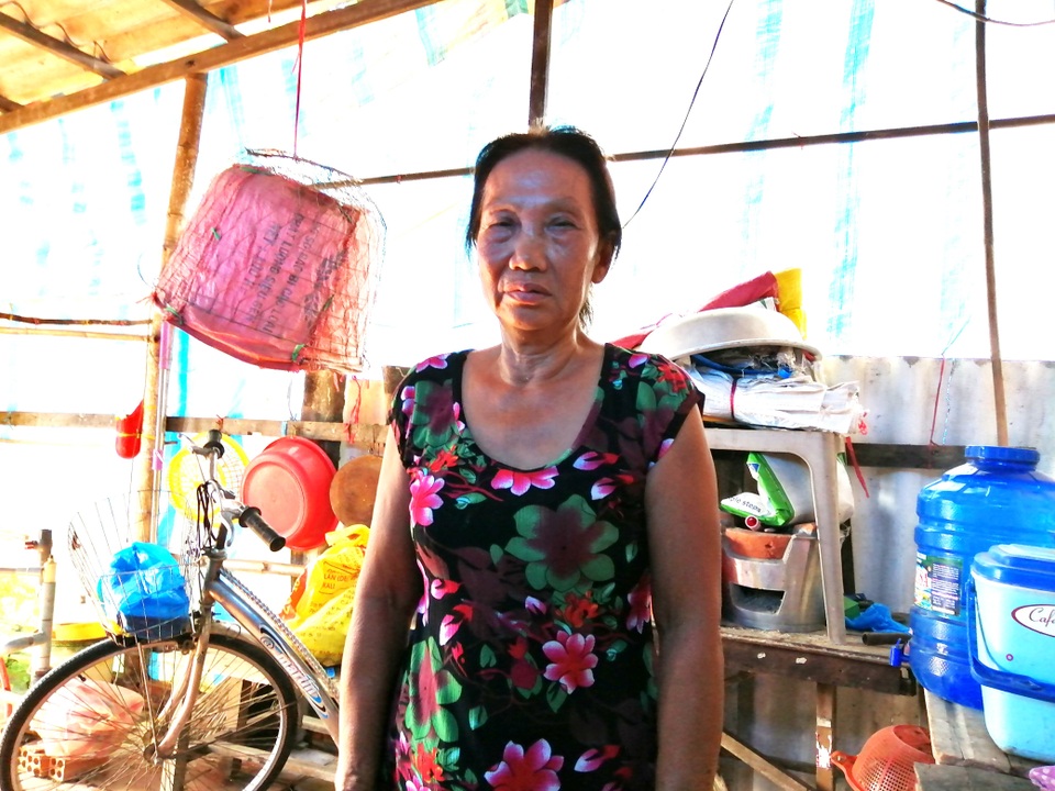Đứa cháu hiếu thảo mồ côi mẹ bỏ học giữa chừng kiếm tiền nuôi ông và cậu bị tai biến - 5 Đứa cháu hiếu thảo mồ côi mẹ bỏ học giữa chừng kiếm tiền nuôi ông và cậu bị tai biến - 5