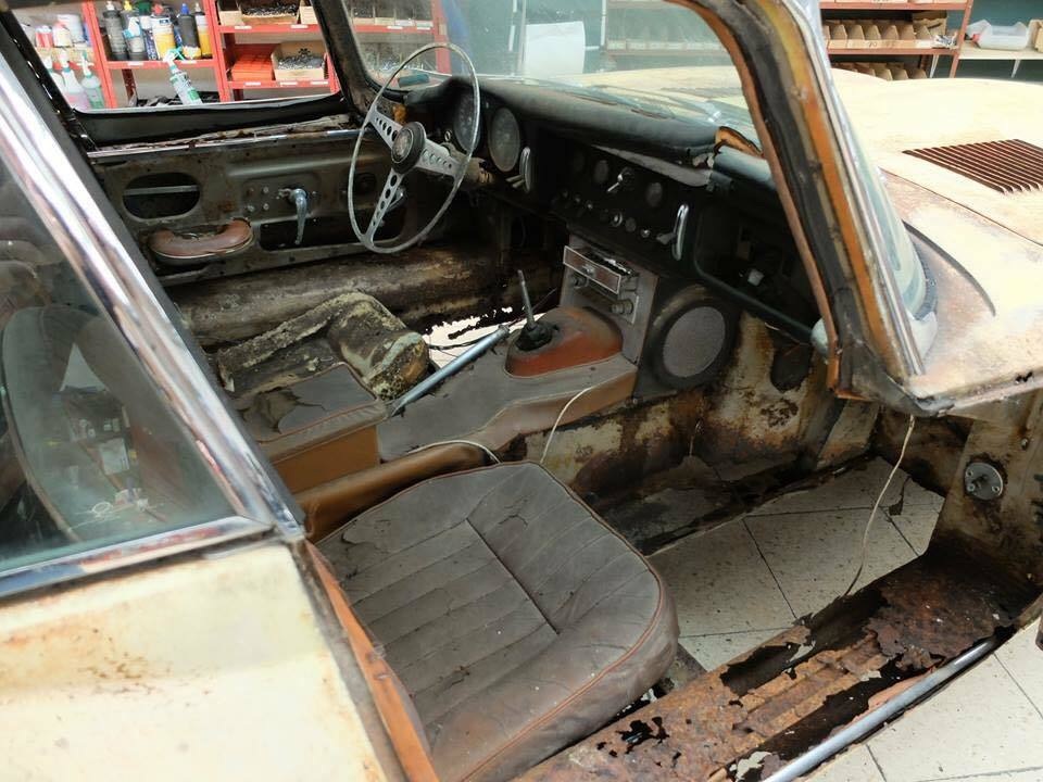Sự hồi sinh kì diệu của một chiếc Jaguar E-Type từ đồ đồng nát - 12 Sự hồi sinh kì diệu của một chiếc Jaguar E-Type từ đồ đồng nát - 12