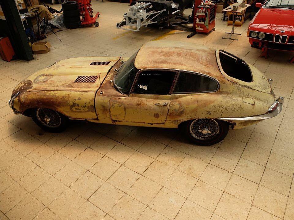 Sự hồi sinh kì diệu của một chiếc Jaguar E-Type từ đồ đồng nát - 38 Sự hồi sinh kì diệu của một chiếc Jaguar E-Type từ đồ đồng nát - 38
