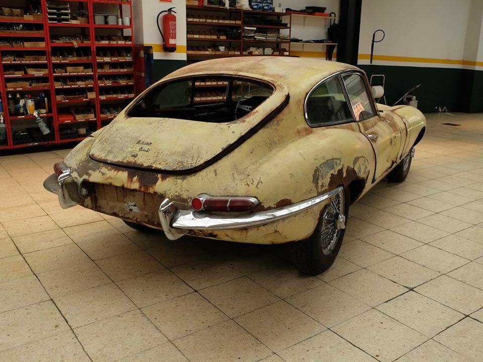 Sự hồi sinh kì diệu của một chiếc Jaguar E-Type từ đồ đồng nát - 34 Sự hồi sinh kì diệu của một chiếc Jaguar E-Type từ đồ đồng nát - 34