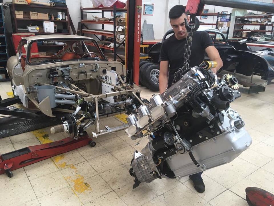 Sự hồi sinh kì diệu của một chiếc Jaguar E-Type từ đồ đồng nát - 8 Sự hồi sinh kì diệu của một chiếc Jaguar E-Type từ đồ đồng nát - 8