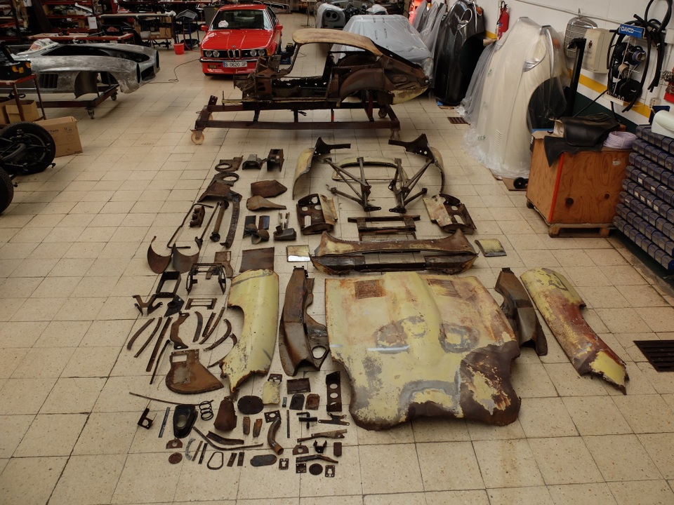 Sự hồi sinh kì diệu của một chiếc Jaguar E-Type từ đồ đồng nát - 3 Sự hồi sinh kì diệu của một chiếc Jaguar E-Type từ đồ đồng nát - 3