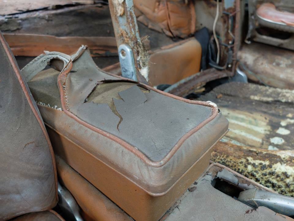 Sự hồi sinh kì diệu của một chiếc Jaguar E-Type từ đồ đồng nát - 16 Sự hồi sinh kì diệu của một chiếc Jaguar E-Type từ đồ đồng nát - 16