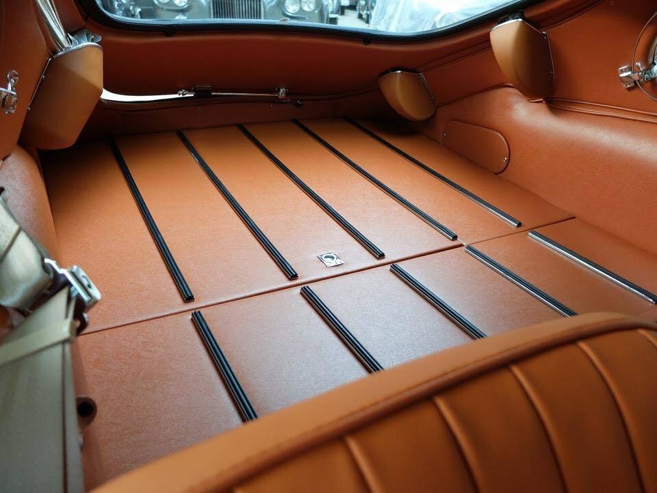 Sự hồi sinh kì diệu của một chiếc Jaguar E-Type từ đồ đồng nát - 13 Sự hồi sinh kì diệu của một chiếc Jaguar E-Type từ đồ đồng nát - 13