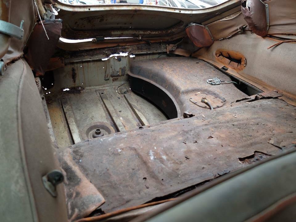 Sự hồi sinh kì diệu của một chiếc Jaguar E-Type từ đồ đồng nát - 14 Sự hồi sinh kì diệu của một chiếc Jaguar E-Type từ đồ đồng nát - 14