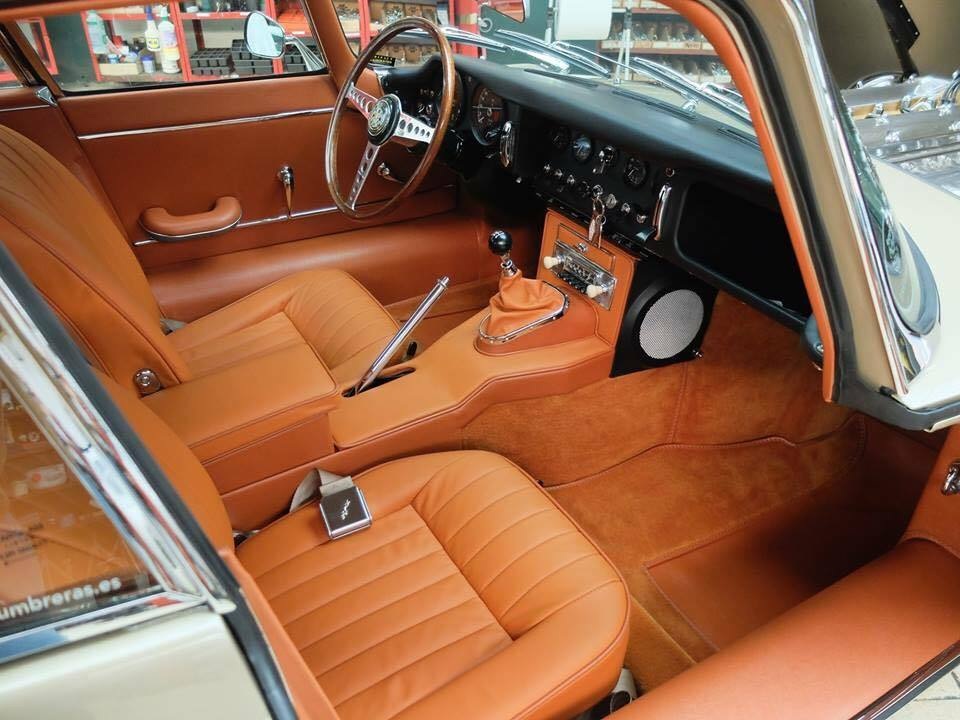 Sự hồi sinh kì diệu của một chiếc Jaguar E-Type từ đồ đồng nát - 11 Sự hồi sinh kì diệu của một chiếc Jaguar E-Type từ đồ đồng nát - 11