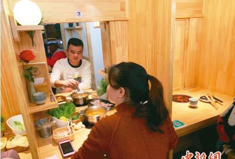 Lẩu “thoát ế” dành cho người cô đơn - 2