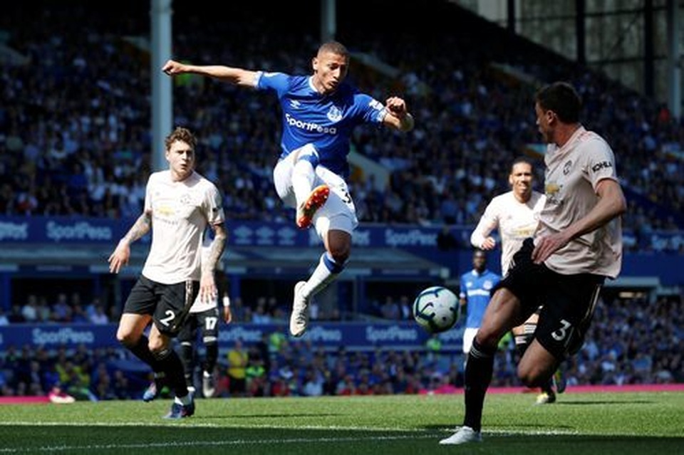 Những khoảnh khắc tan nát của Man Utd trước sức mạnh của Everton - 3