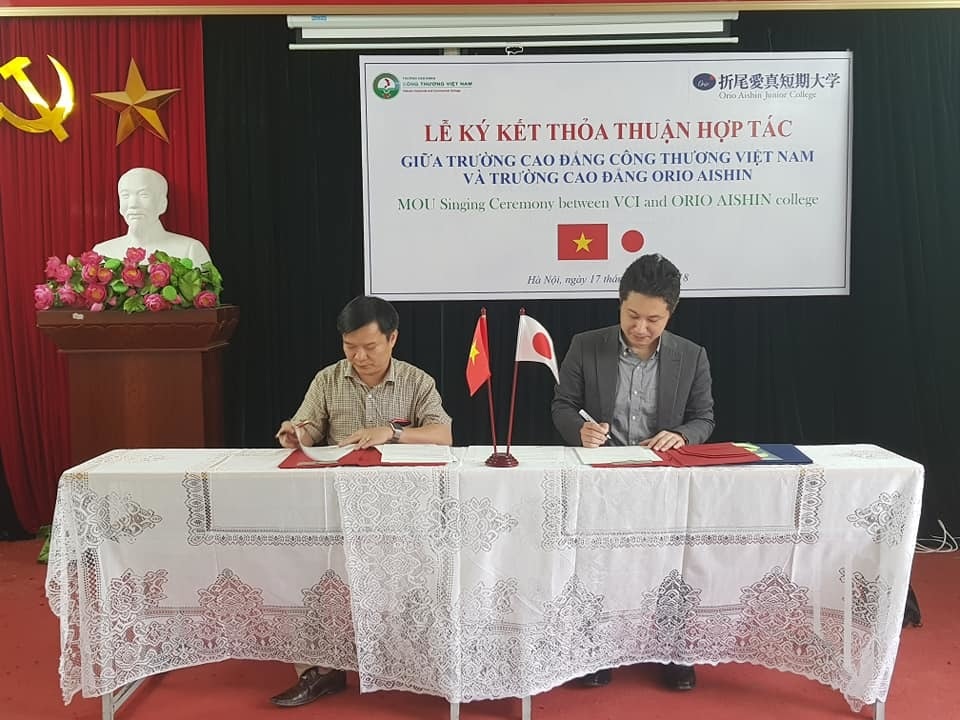 Giáo dục toàn diện - tầm nhìn của thời đại hội nhập, phát triển - 3 Giáo dục toàn diện - tầm nhìn của thời đại hội nhập, phát triển - 3