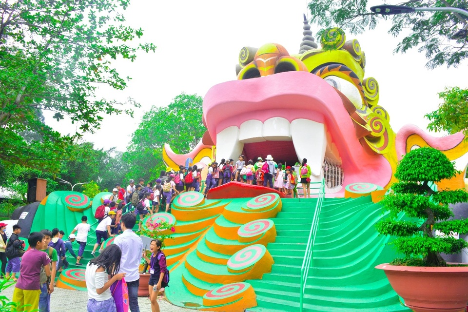 Suối tiên tưng bừng mừng đại lễ 30/04 và quốc tế lao động 01/05 - 5 Suối tiên tưng bừng mừng đại lễ 30/04 và quốc tế lao động 01/05 - 5