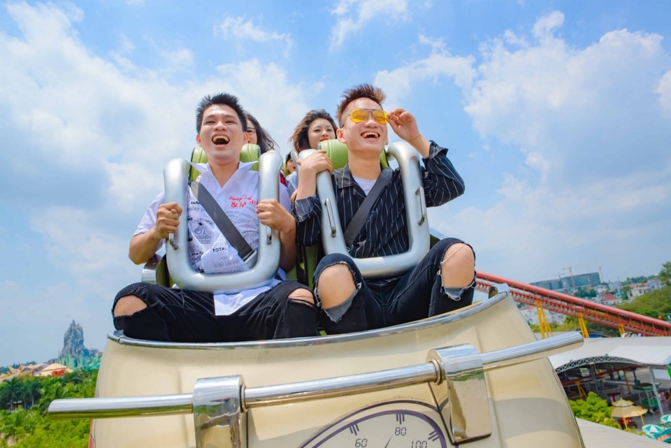 Suối tiên tưng bừng mừng đại lễ 30/04 và quốc tế lao động 01/05 - 6 Suối tiên tưng bừng mừng đại lễ 30/04 và quốc tế lao động 01/05 - 6