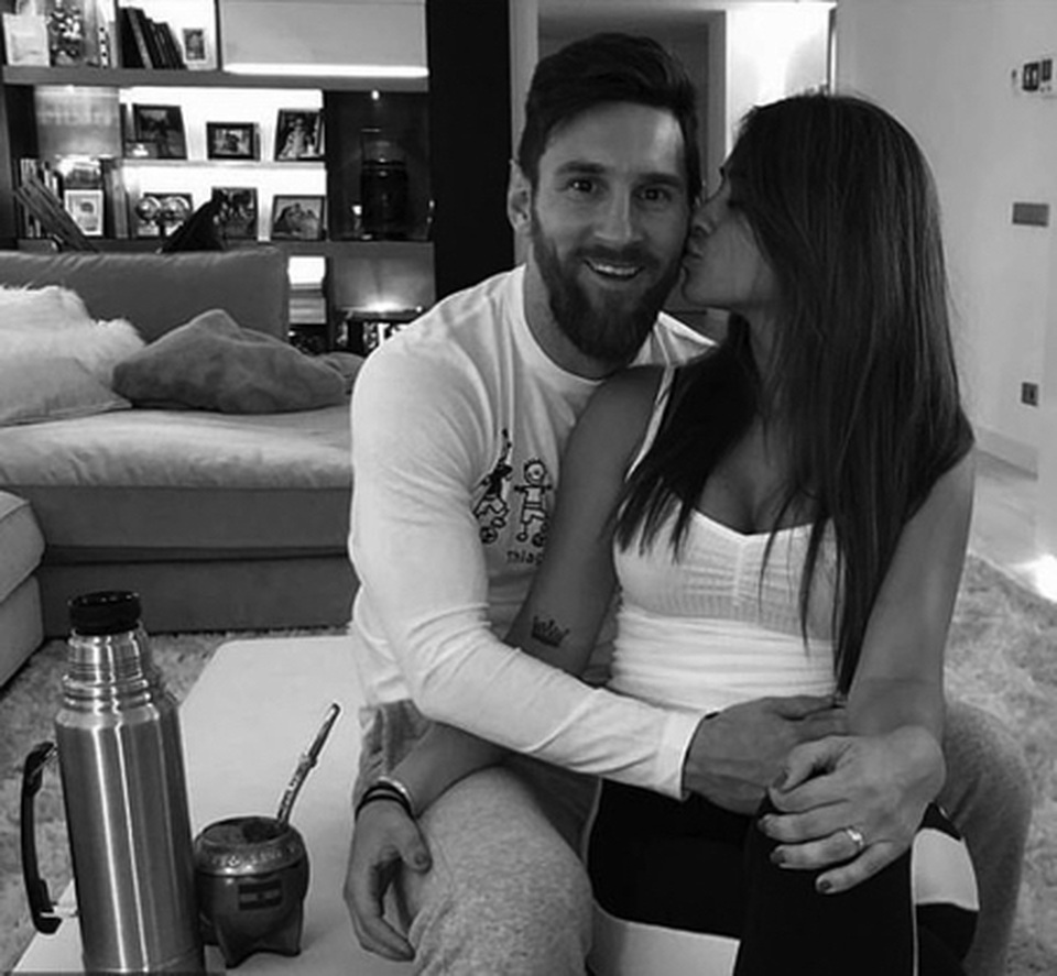 Bức ảnh tình yêu định mệnh từ khi Messi mới 10 tuổi - 2